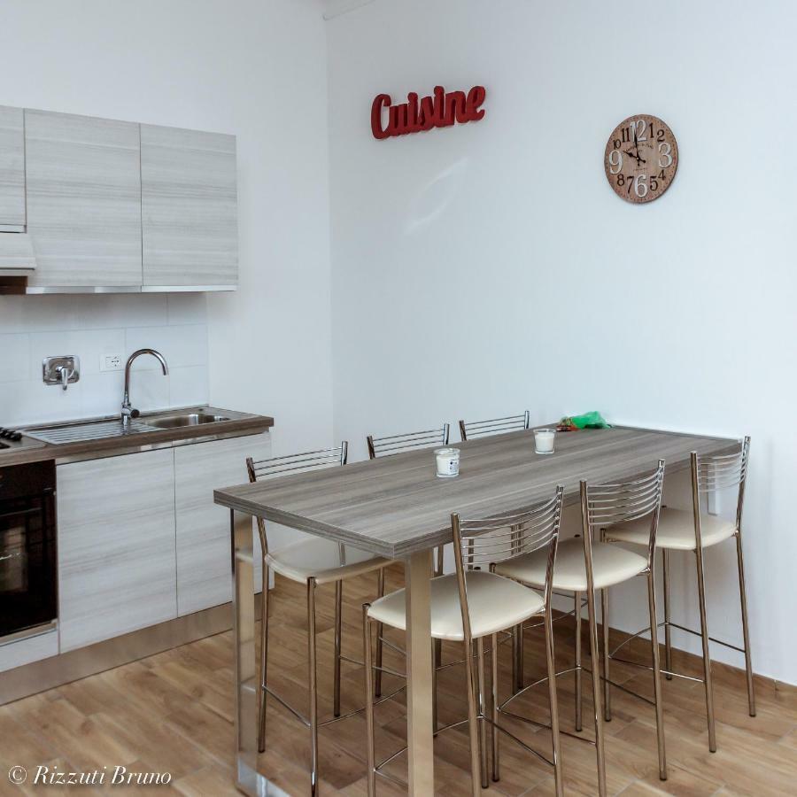 Happy House Apartment Savona Exterior photo